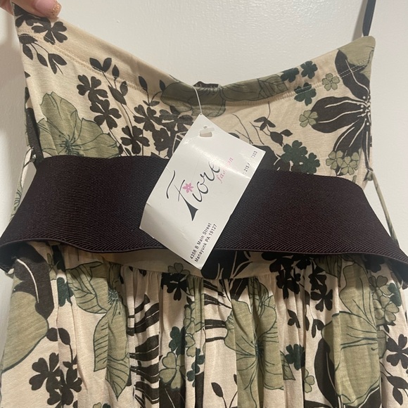 NWT Fiora Strapless Dress with Belt - Small - Picture 11 of 12